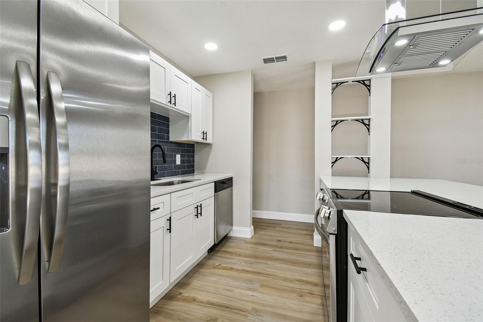 1718 GREEN RIDGE RD, TAMPA, FL, 33619