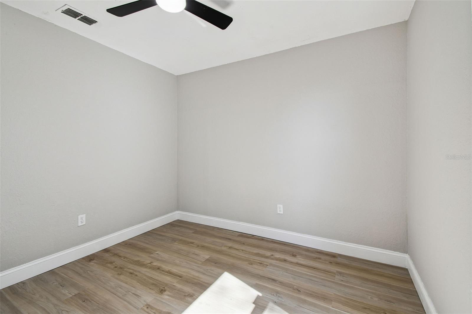 1718 GREEN RIDGE RD, TAMPA, FL, 33619