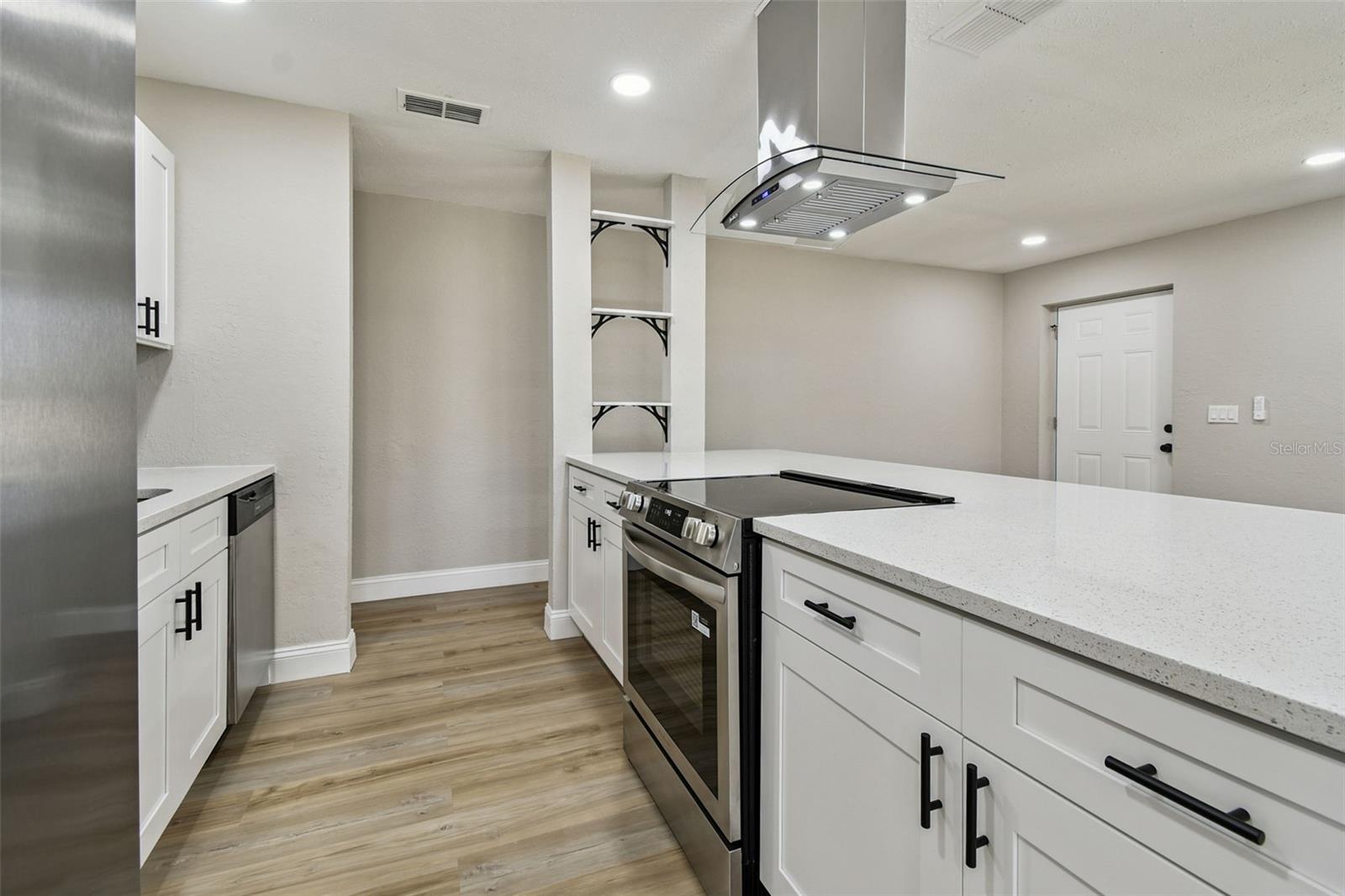 1718 GREEN RIDGE RD, TAMPA, FL, 33619