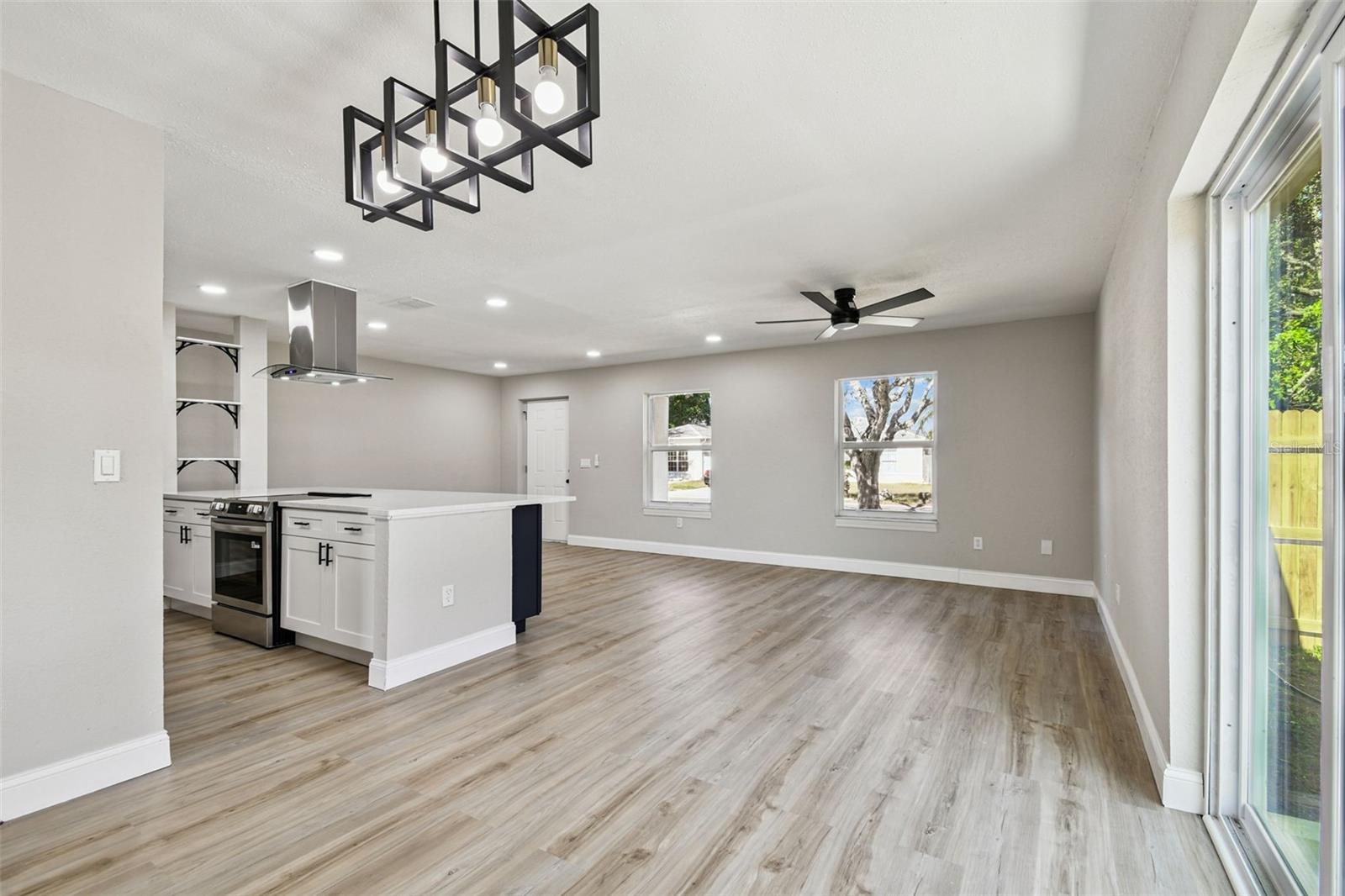 1718 GREEN RIDGE RD, TAMPA, FL, 33619