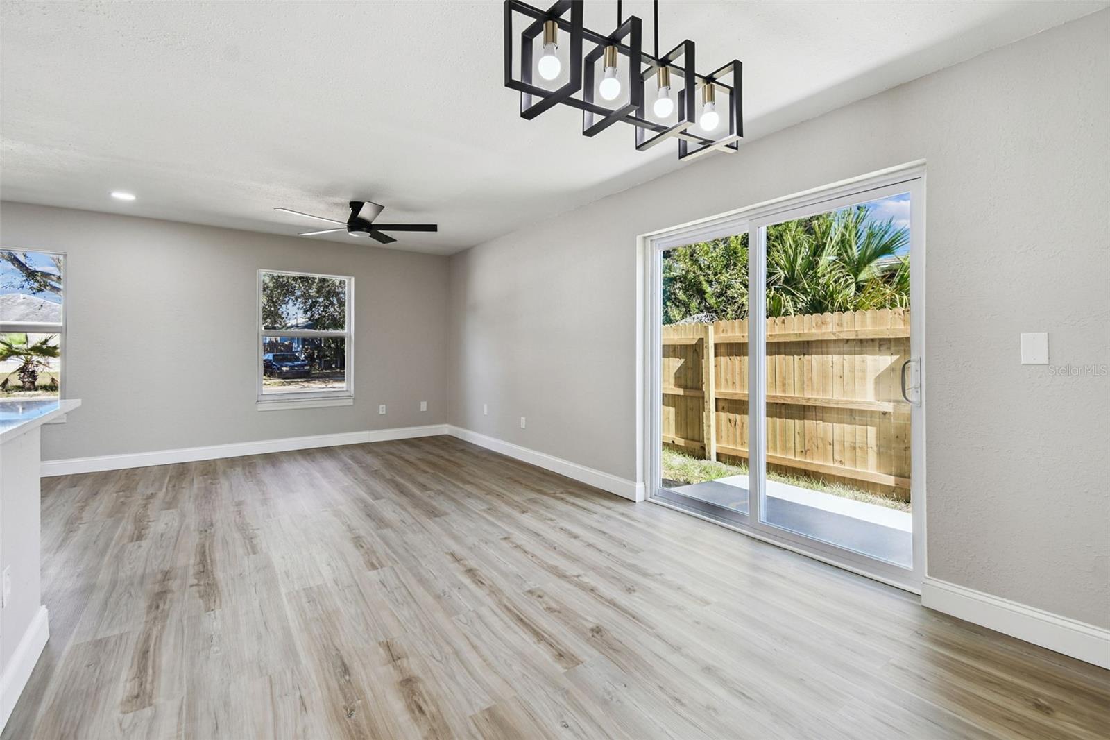 1718 GREEN RIDGE RD, TAMPA, FL, 33619