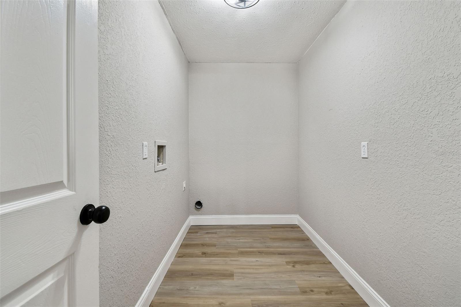 1718 GREEN RIDGE RD, TAMPA, FL, 33619