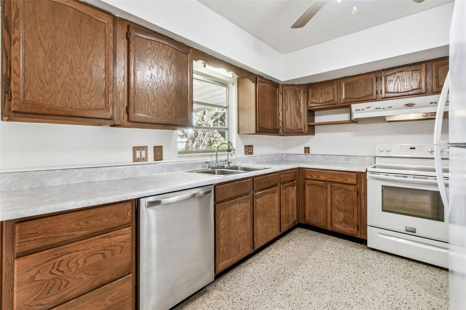 1411 W MEADOWBROOK AVE, TAMPA, FL, 33612