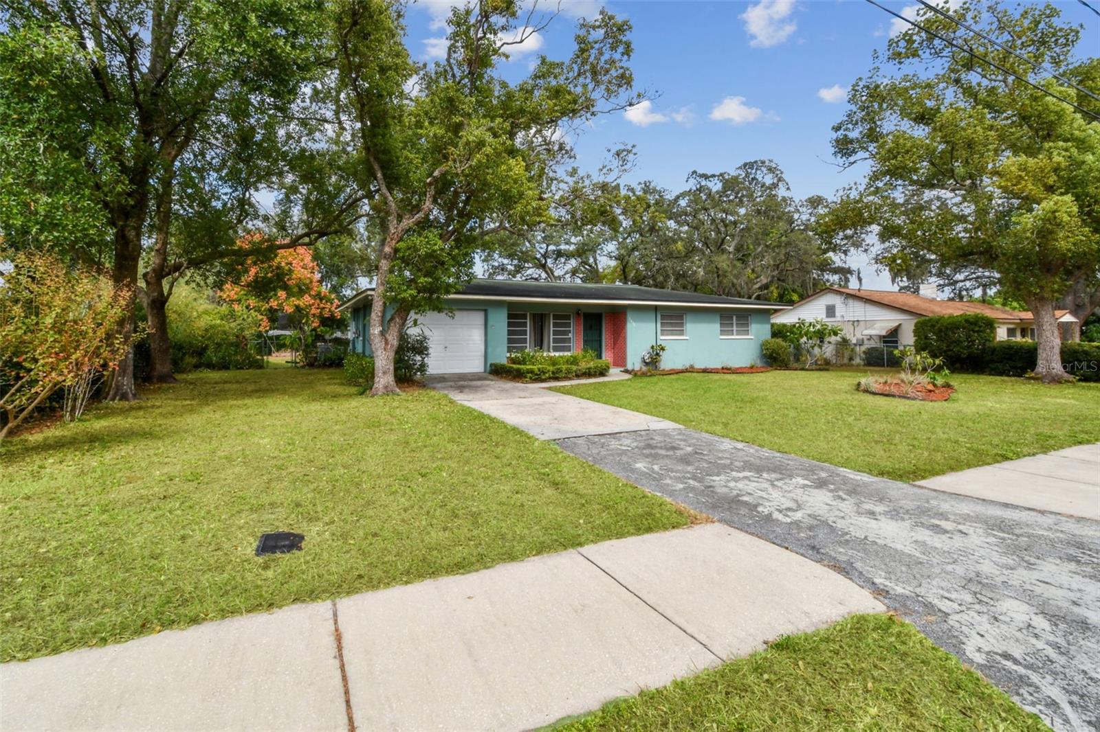 1411 W MEADOWBROOK AVE, TAMPA, FL, 33612