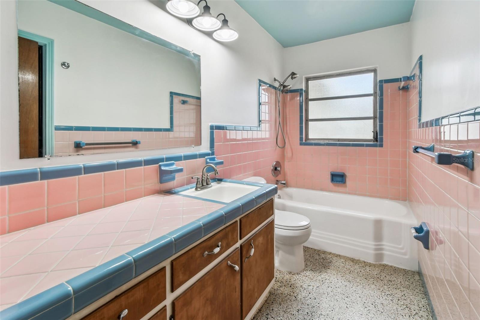 1411 W MEADOWBROOK AVE, TAMPA, FL, 33612