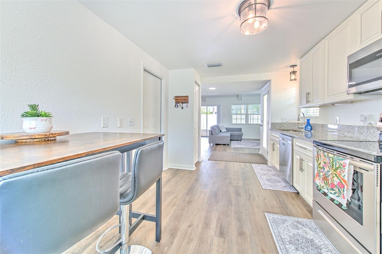 1216 BIG PINE DR #16, VALRICO, FL, 33596