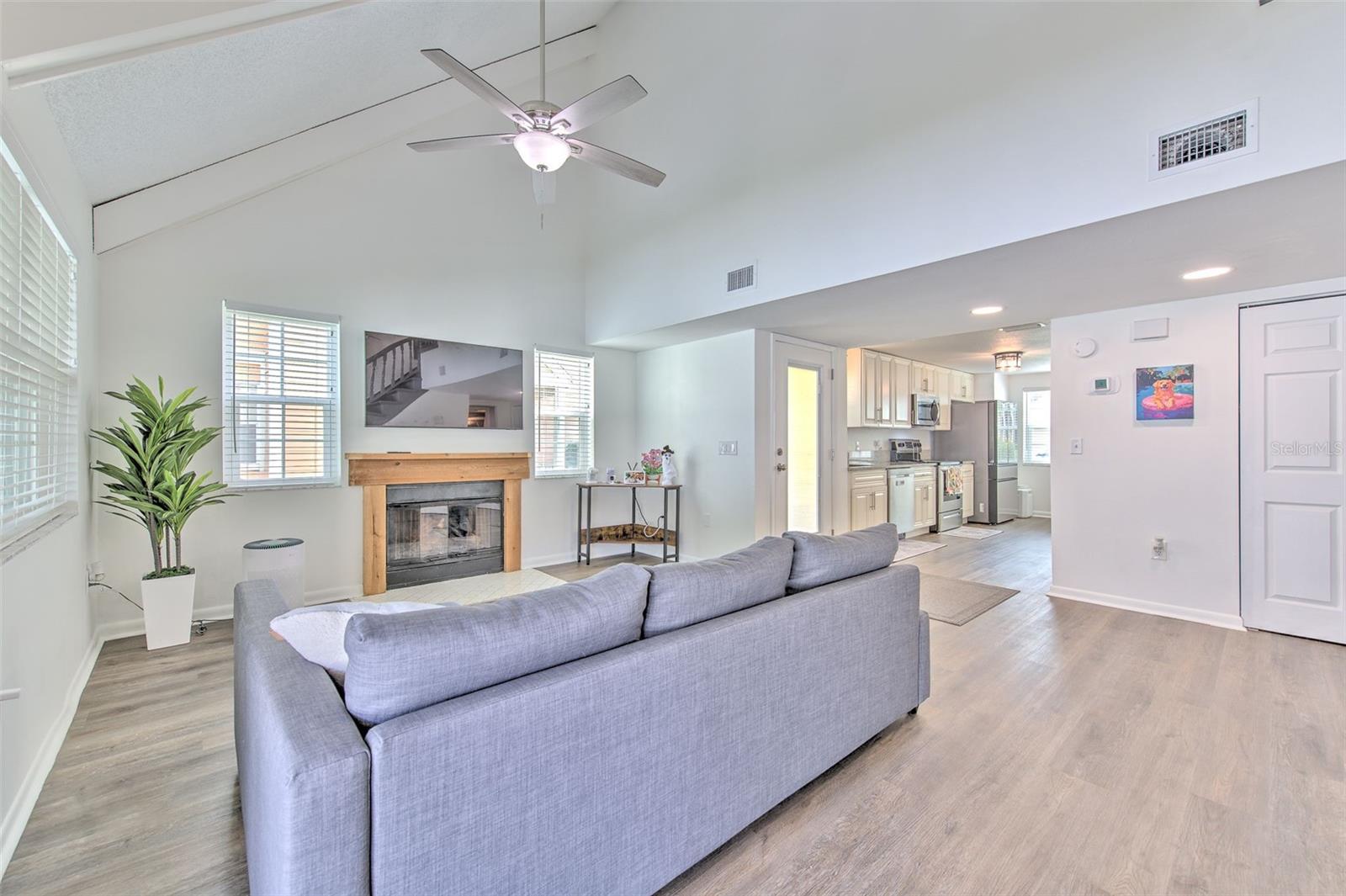 1216 BIG PINE DR #16, VALRICO, FL, 33596