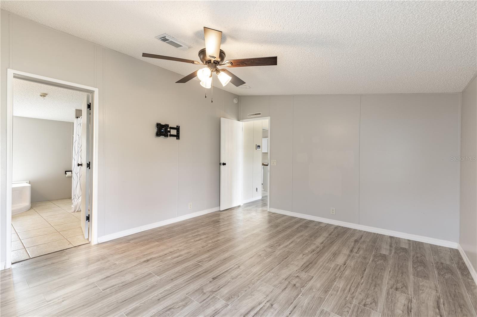 10902 WESTMONT RD, LEESBURG, FL, 34788