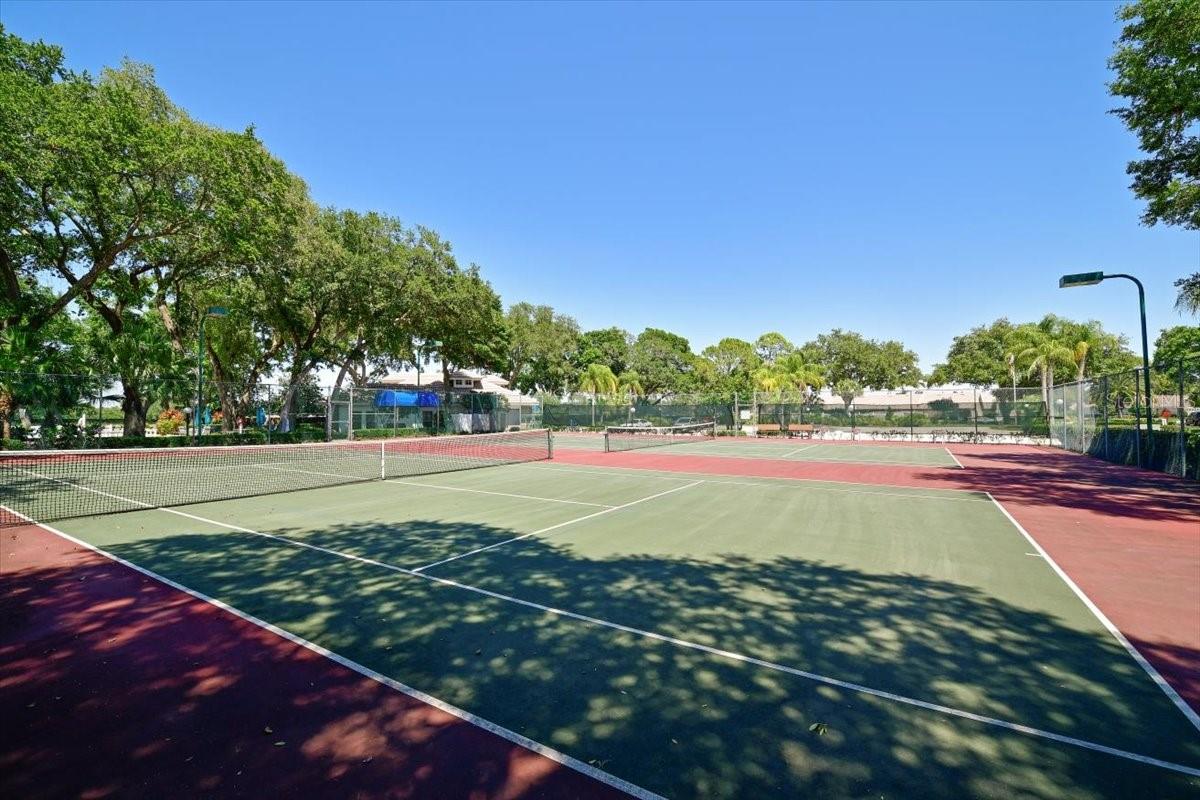 5621 GARDEN LAKES DR #1, BRADENTON, FL, 34203