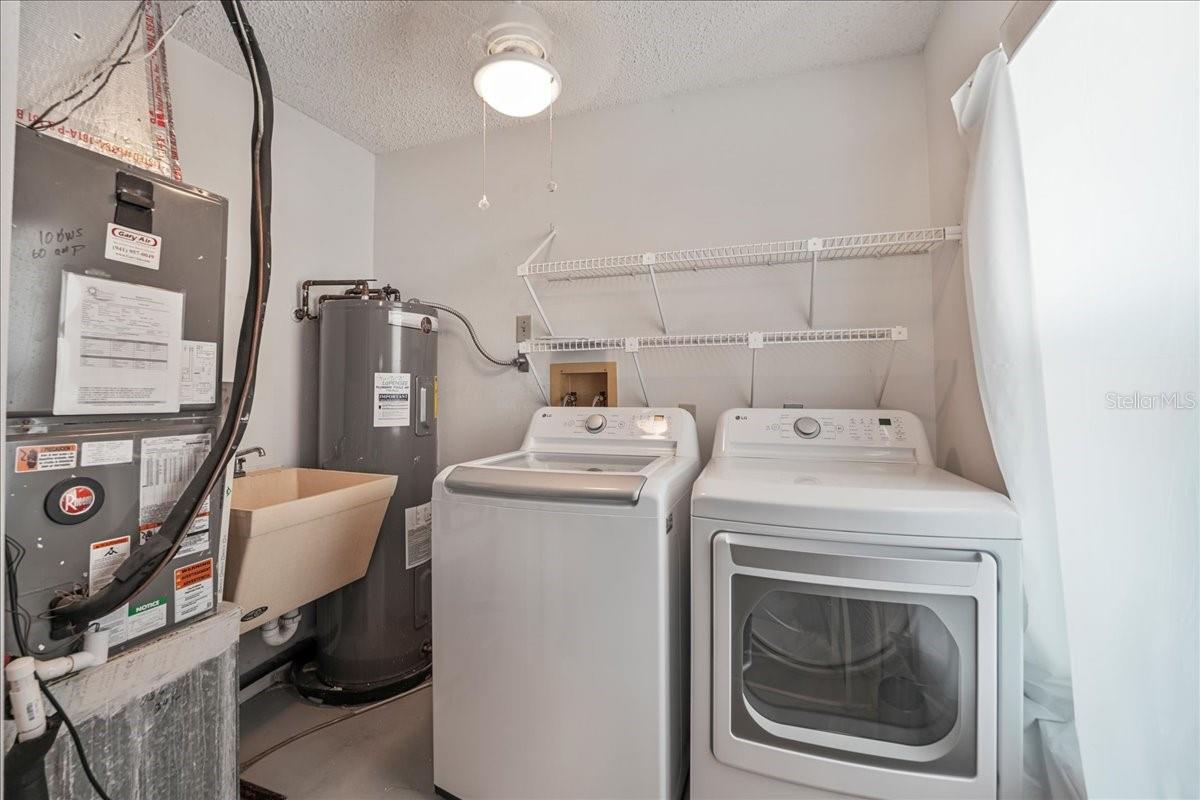 5621 GARDEN LAKES DR #1, BRADENTON, FL, 34203