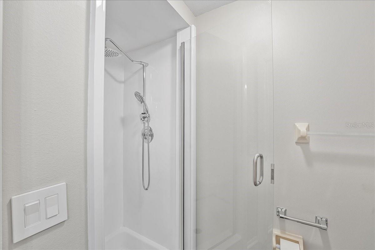 5621 GARDEN LAKES DR #1, BRADENTON, FL, 34203