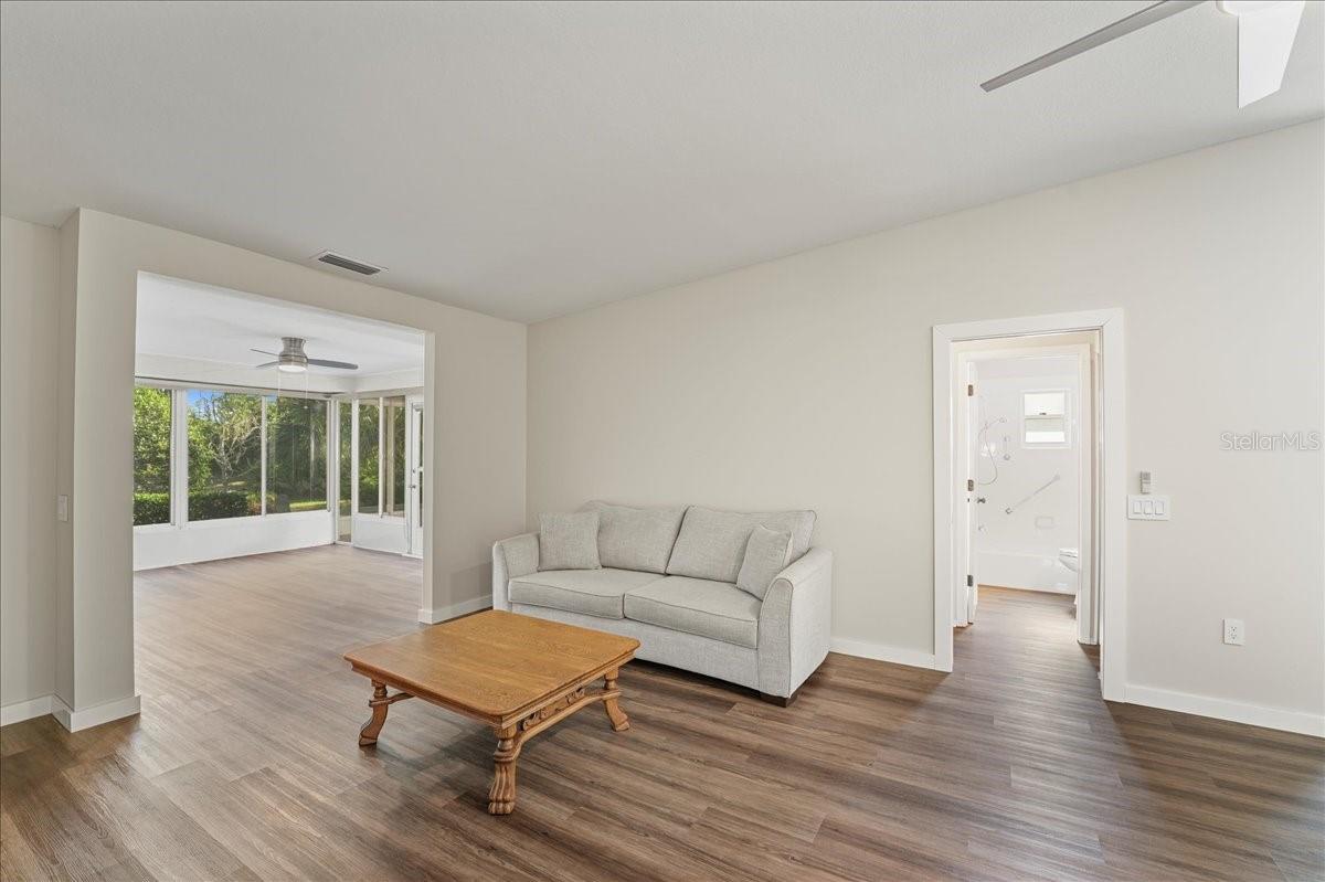 5621 GARDEN LAKES DR #1, BRADENTON, FL, 34203