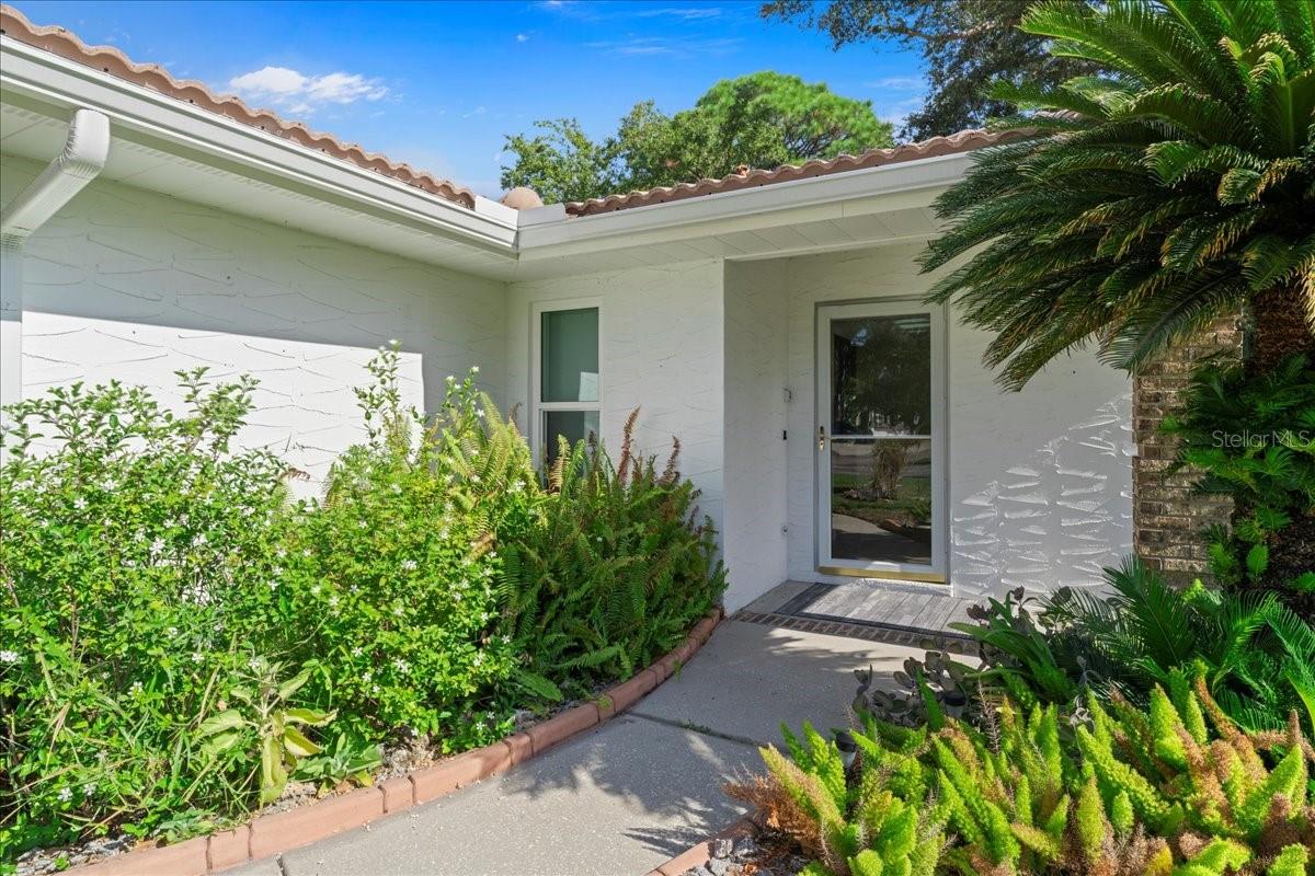 5621 GARDEN LAKES DR #1, BRADENTON, FL, 34203