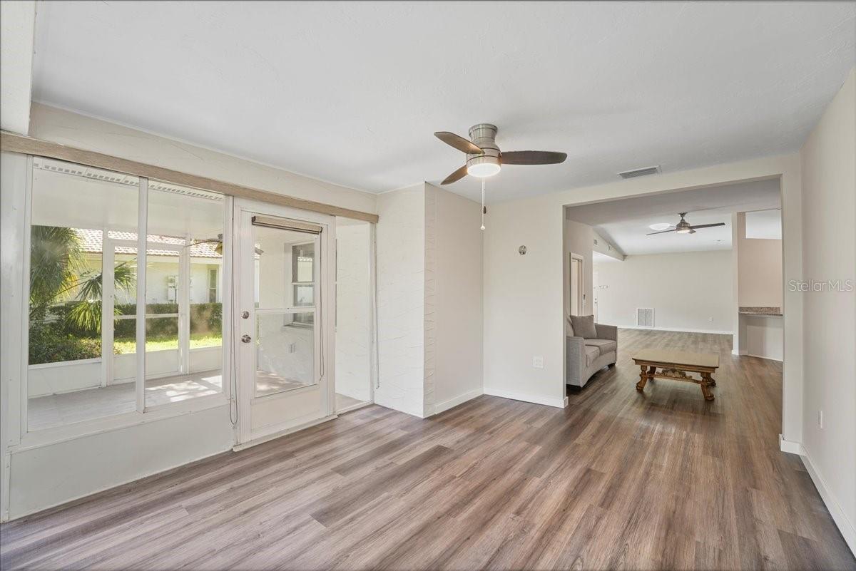 5621 GARDEN LAKES DR #1, BRADENTON, FL, 34203