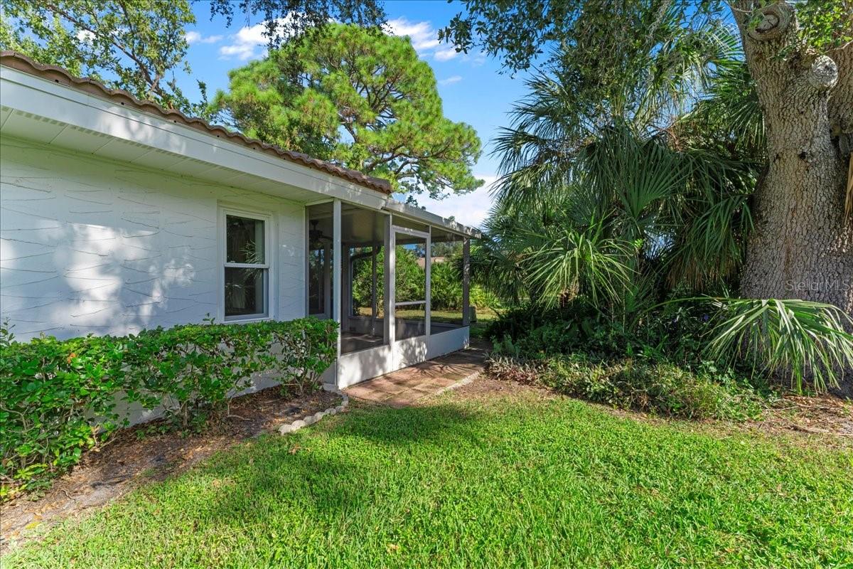 5621 GARDEN LAKES DR #1, BRADENTON, FL, 34203