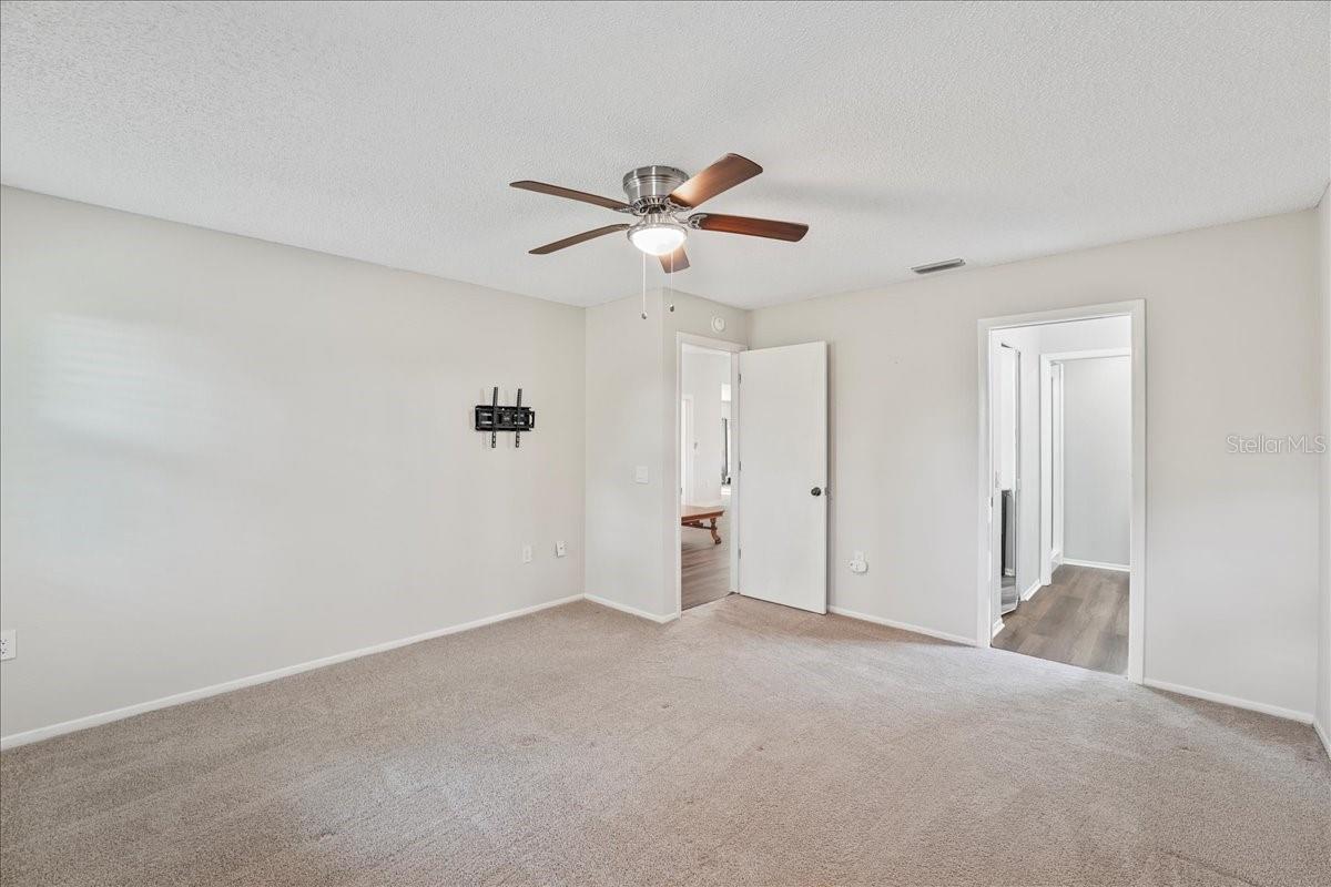 5621 GARDEN LAKES DR #1, BRADENTON, FL, 34203