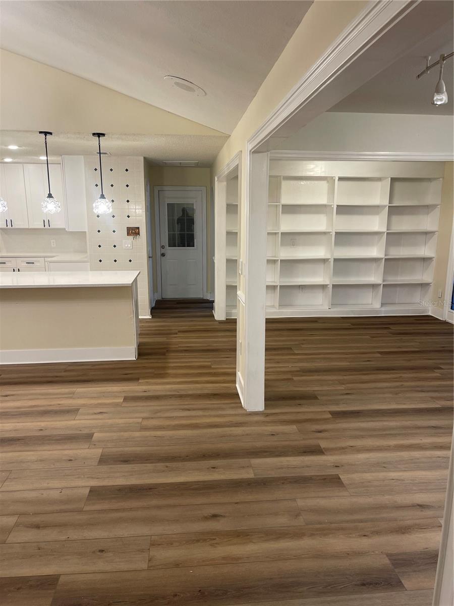 10813 VENICE CIR, TAMPA, FL, 33635