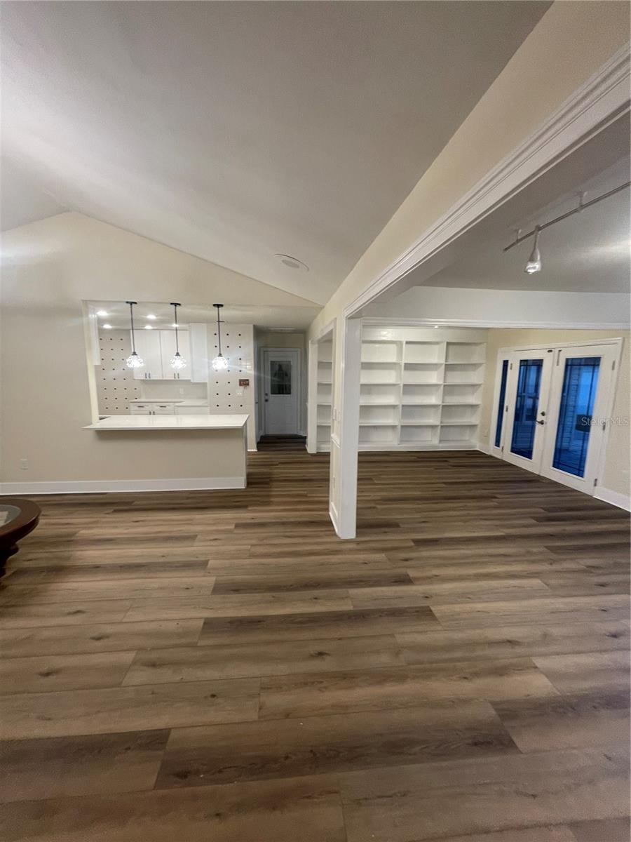 10813 VENICE CIR, TAMPA, FL, 33635