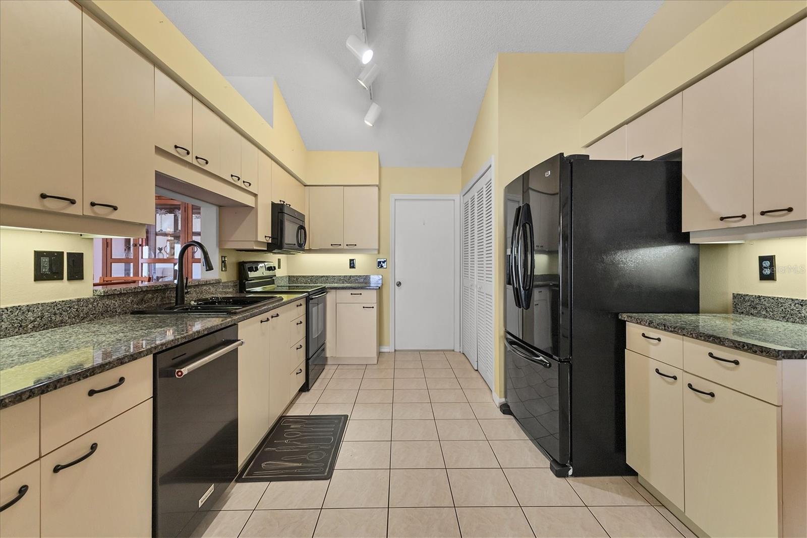 5459 KELLY DR #24, SARASOTA, FL, 34233