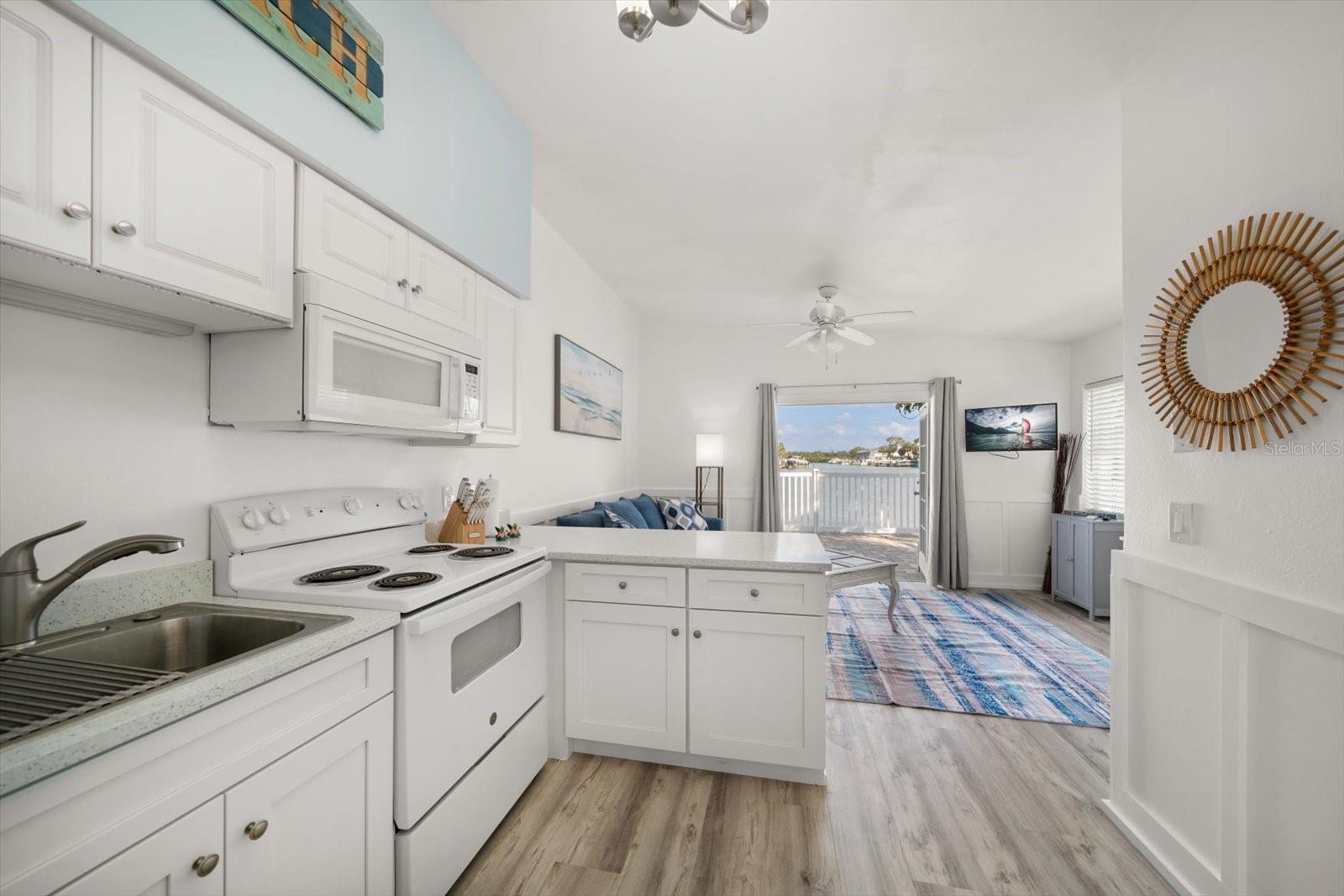 711 E GULF BLVD, INDIAN ROCKS BEACH, FL, 33785