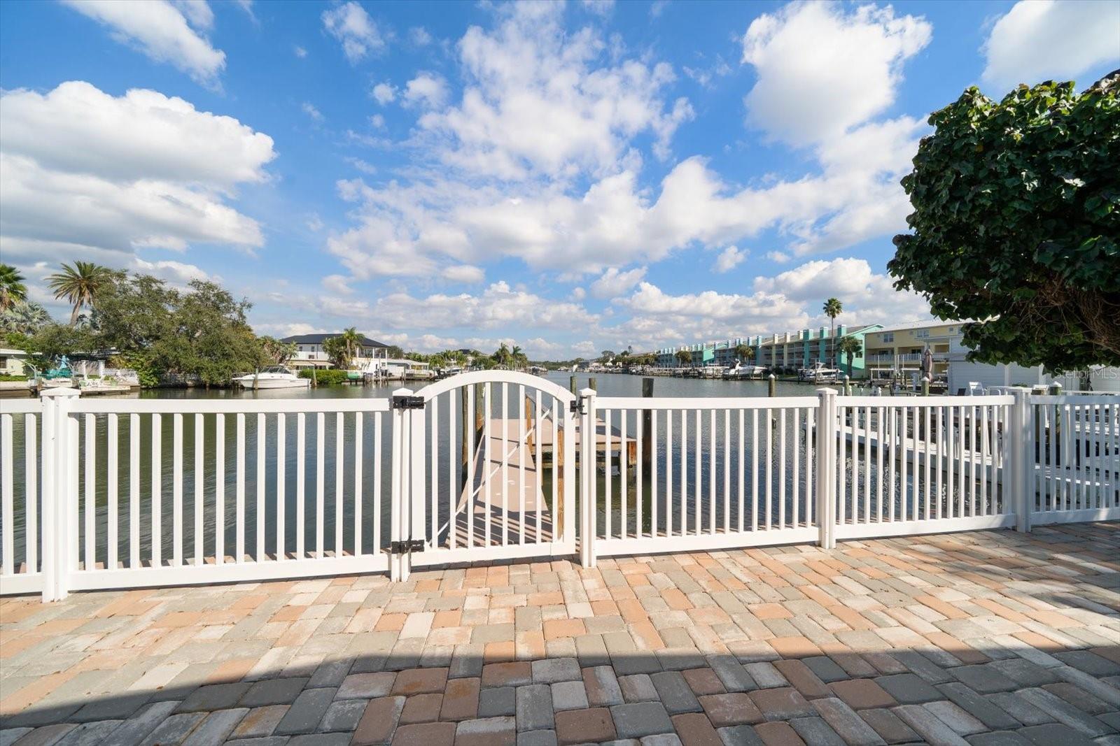 711 E GULF BLVD, INDIAN ROCKS BEACH, FL, 33785