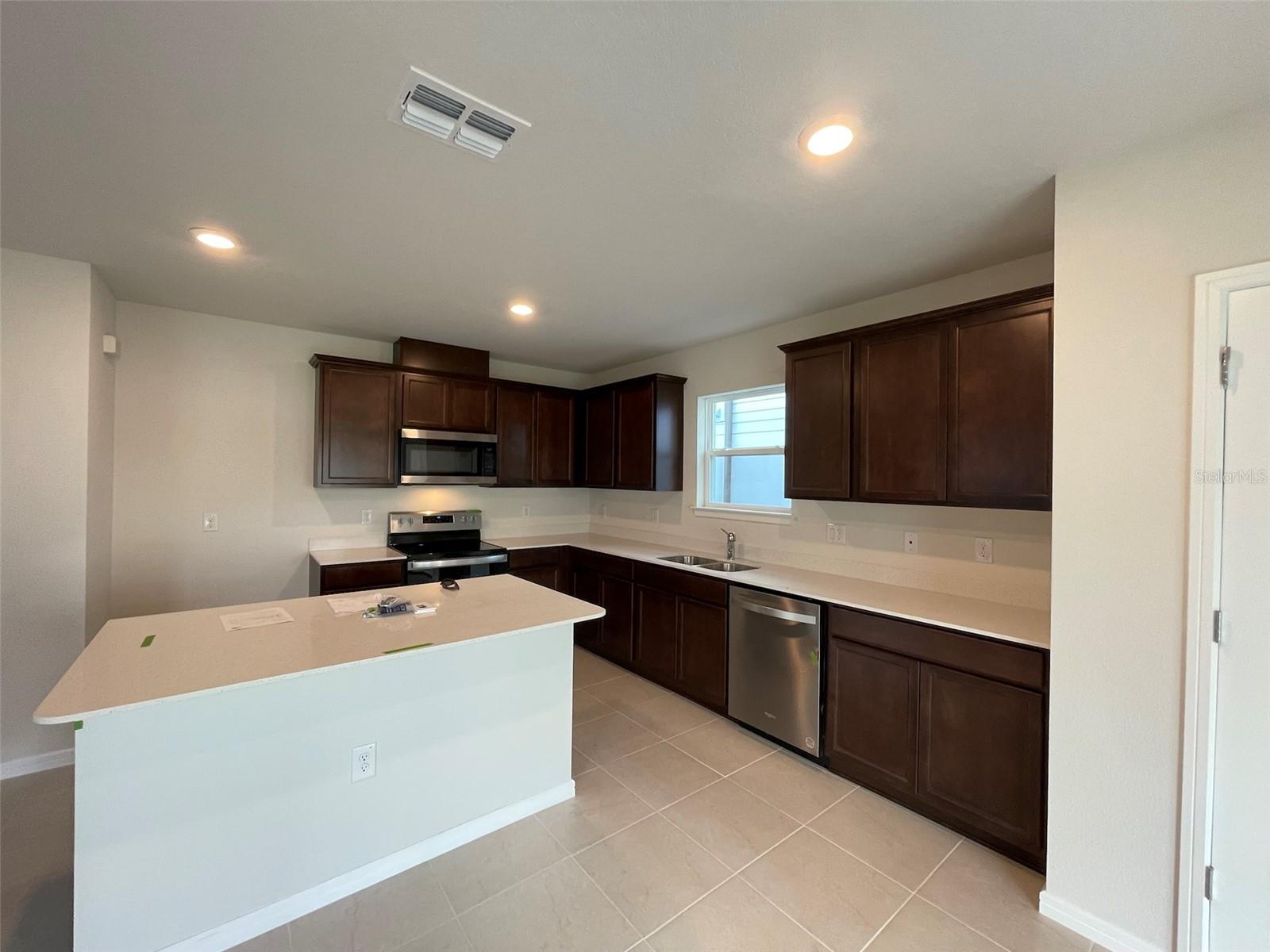 9675 RALLY SPRING LOOP, WESLEY CHAPEL, FL, 33545