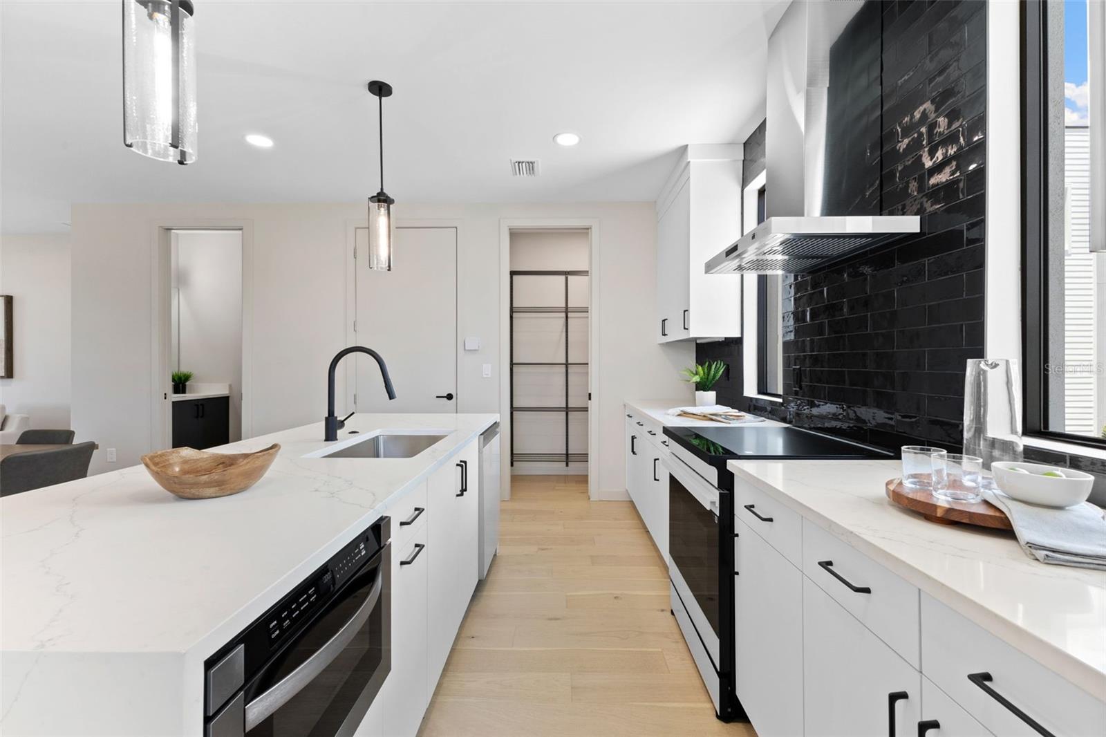 2205 16TH ST N, ST PETERSBURG, FL, 33704