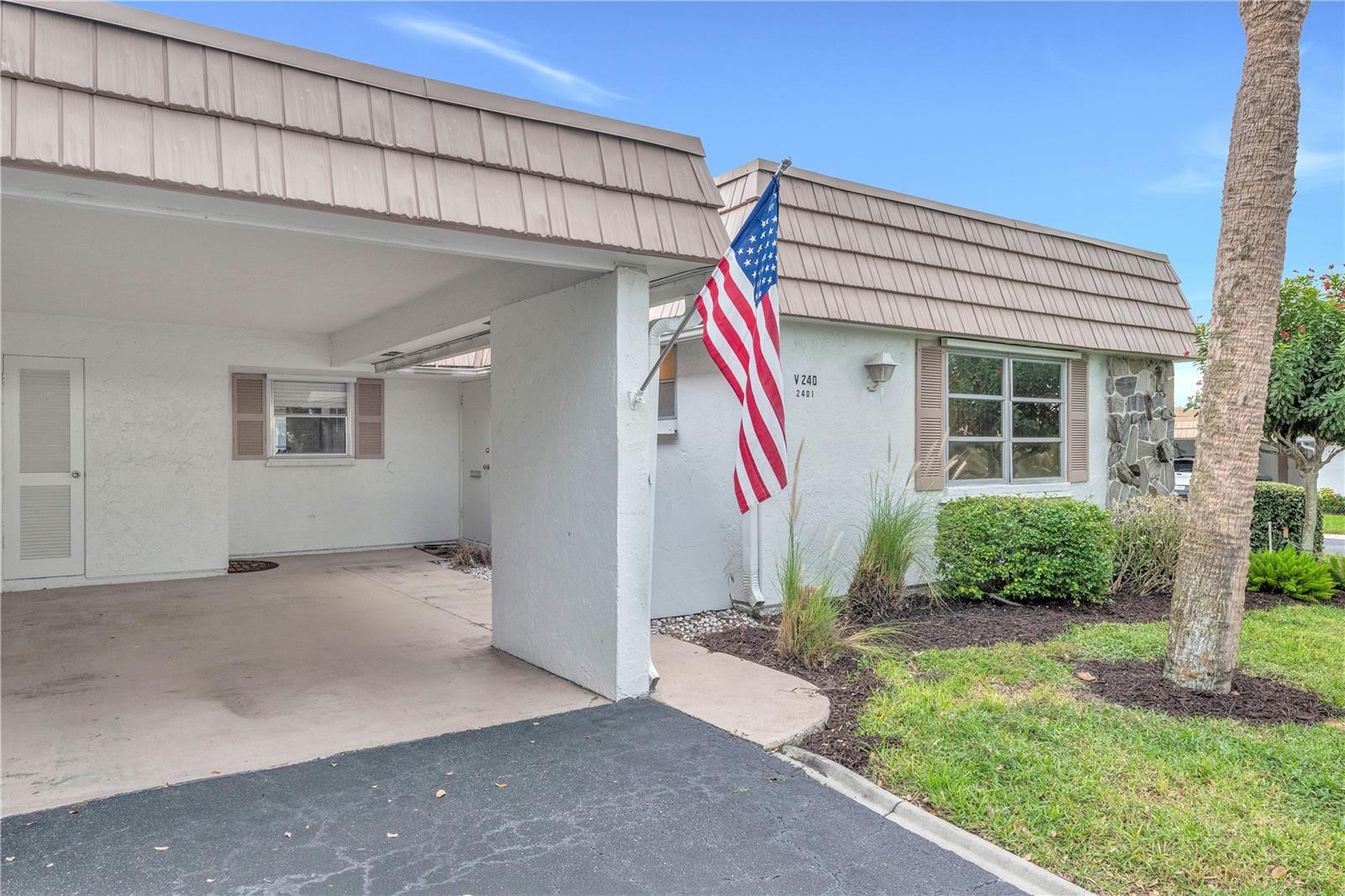 2401 RIVERBLUFF PKWY #V240, SARASOTA, FL, 34231