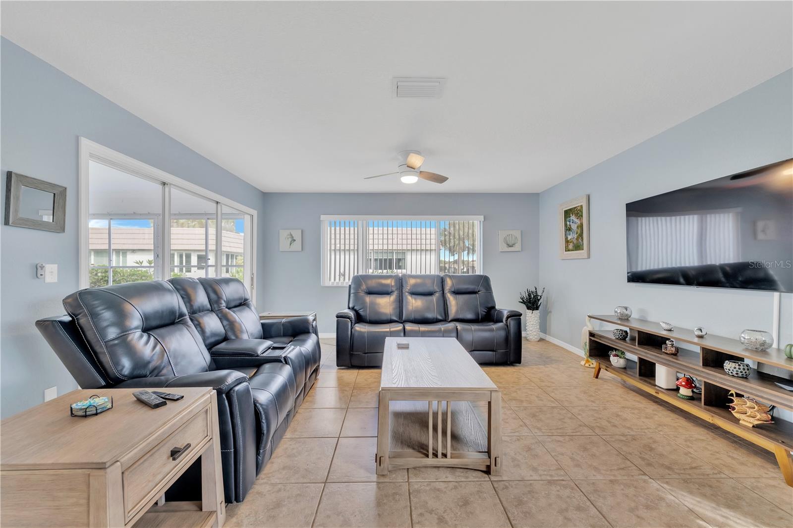 2401 RIVERBLUFF PKWY #V240, SARASOTA, FL, 34231