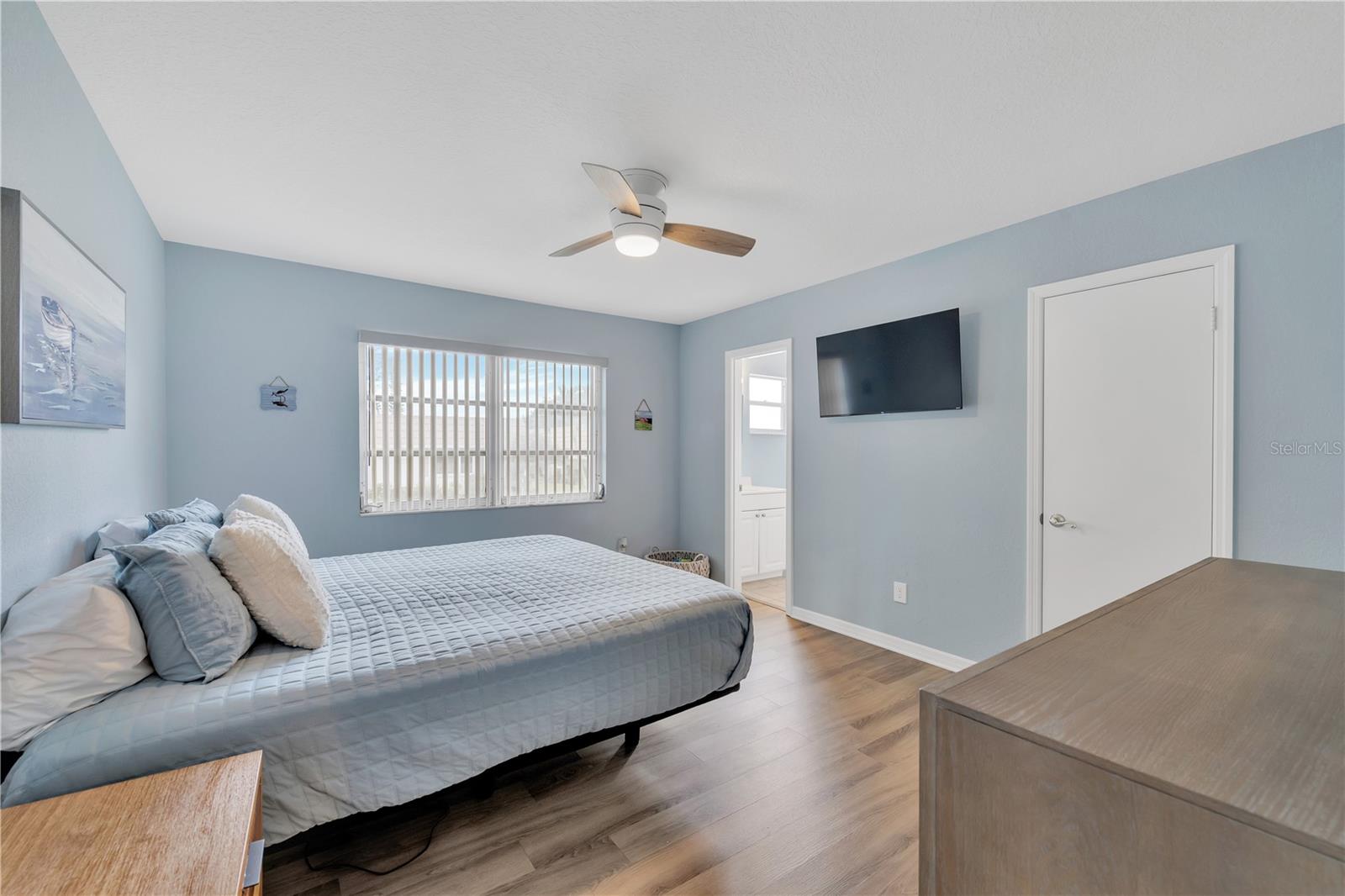 2401 RIVERBLUFF PKWY #V240, SARASOTA, FL, 34231