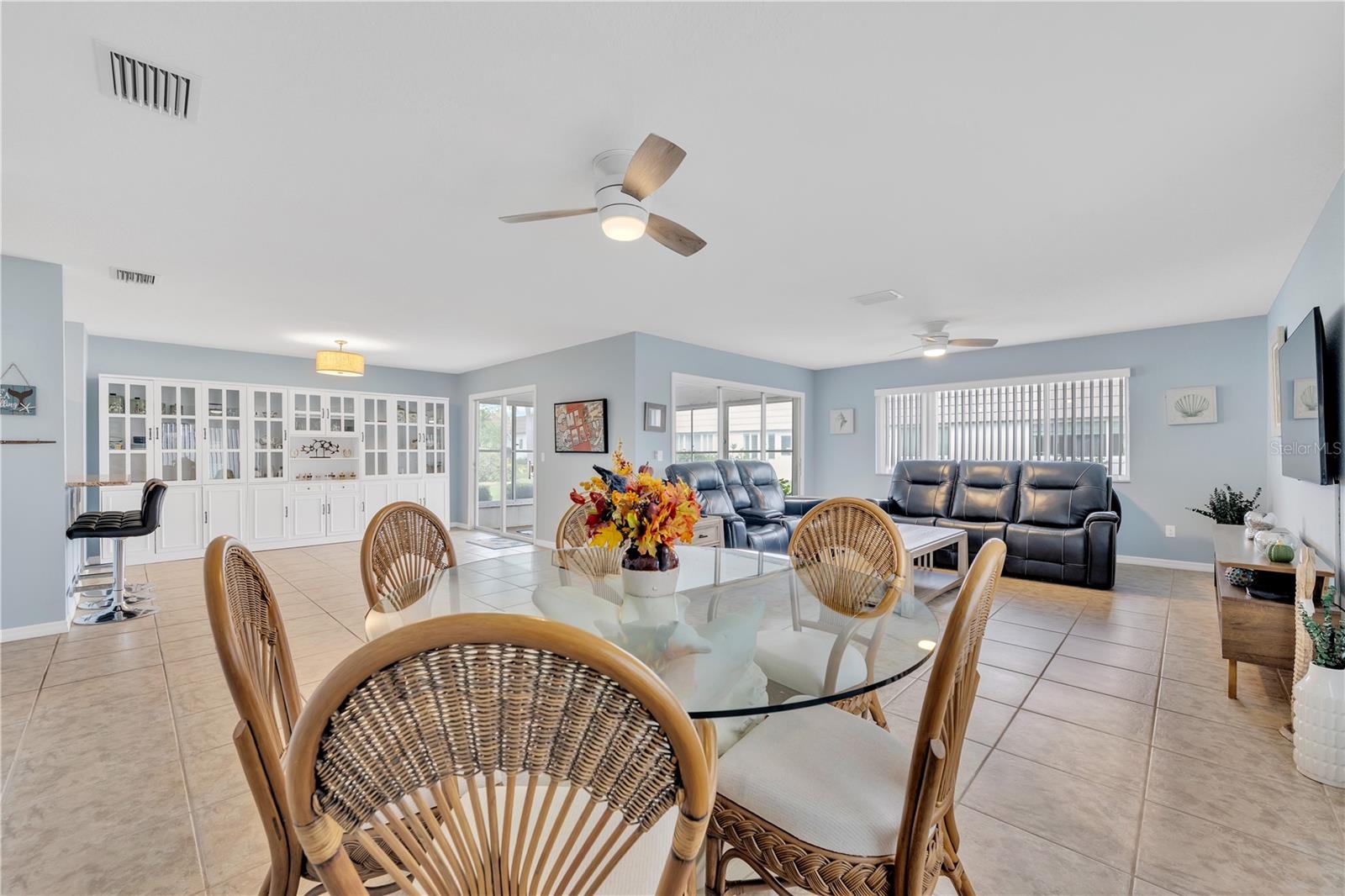 2401 RIVERBLUFF PKWY #V240, SARASOTA, FL, 34231