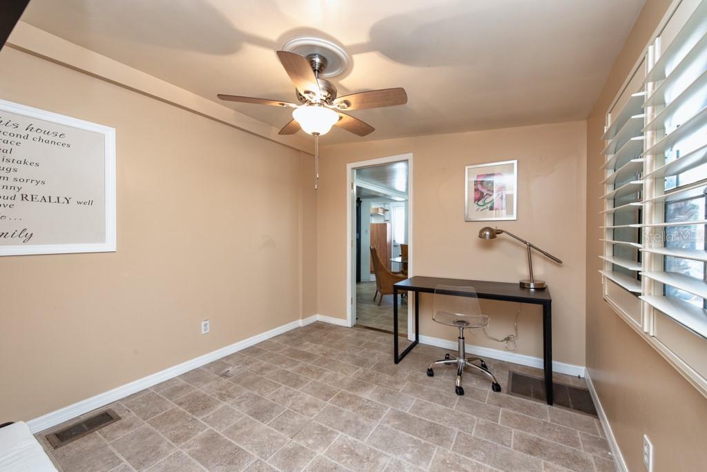 4851 W GANDY BLVD #B2L38, TAMPA, FL, 33611