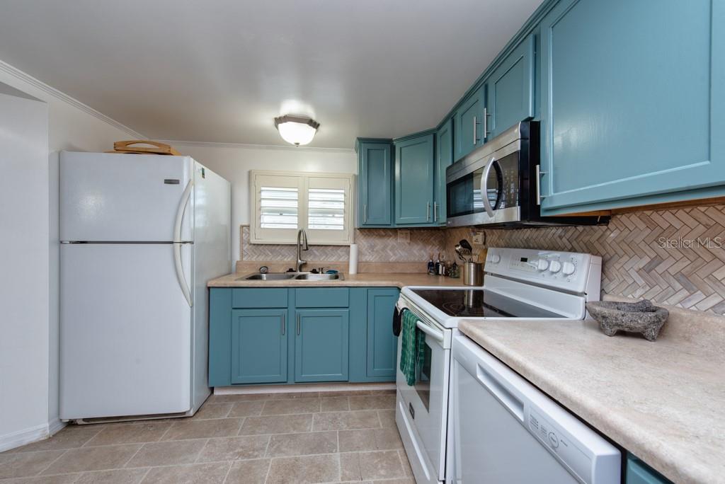 4851 W GANDY BLVD #B2L38, TAMPA, FL, 33611