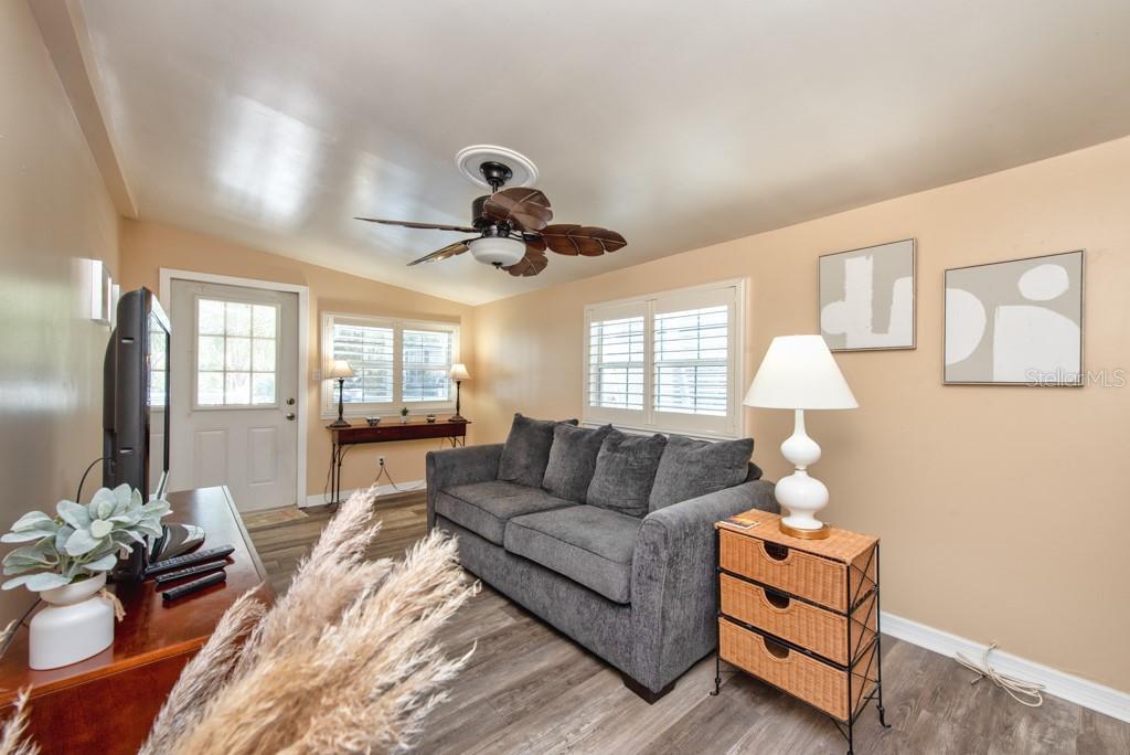 4851 W GANDY BLVD #B2L38, TAMPA, FL, 33611