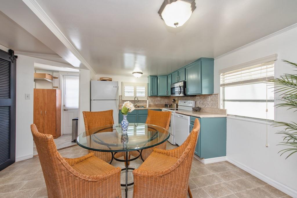 4851 W GANDY BLVD #B2L38, TAMPA, FL, 33611