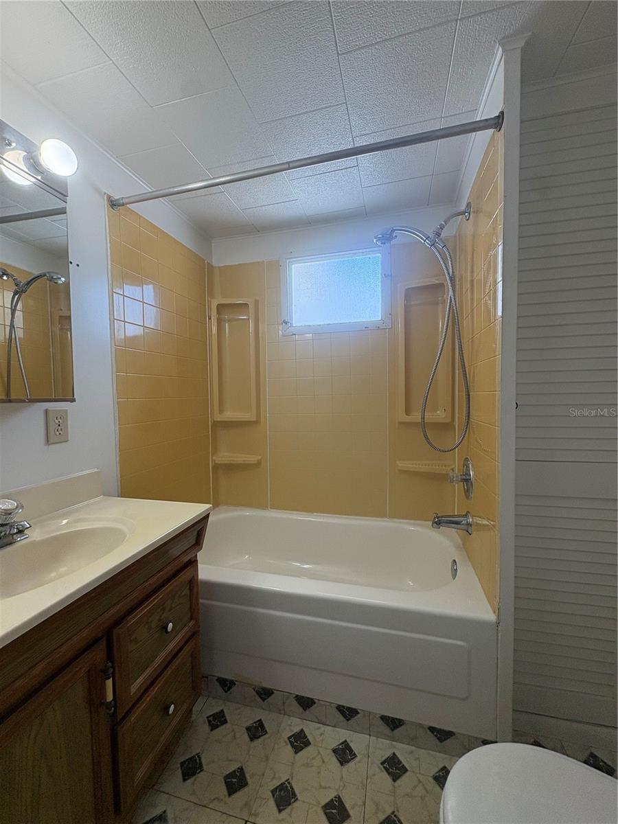 TB8442268 Property Photo