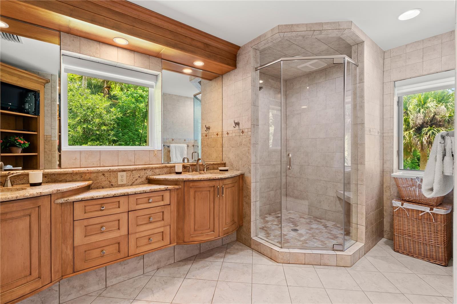 1010/1020 BIG TREE RD, DAYTONA BEACH, FL, 32119