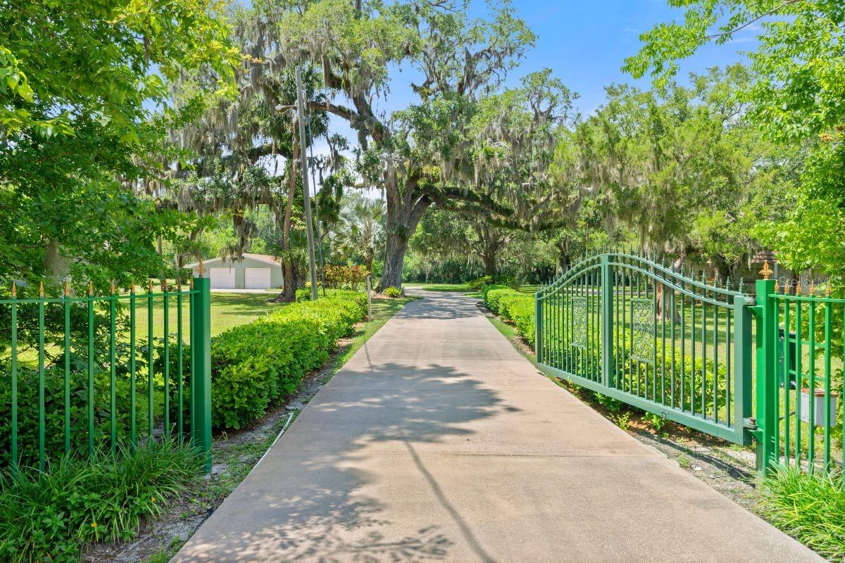 1010/1020 BIG TREE RD, DAYTONA BEACH, FL, 32119