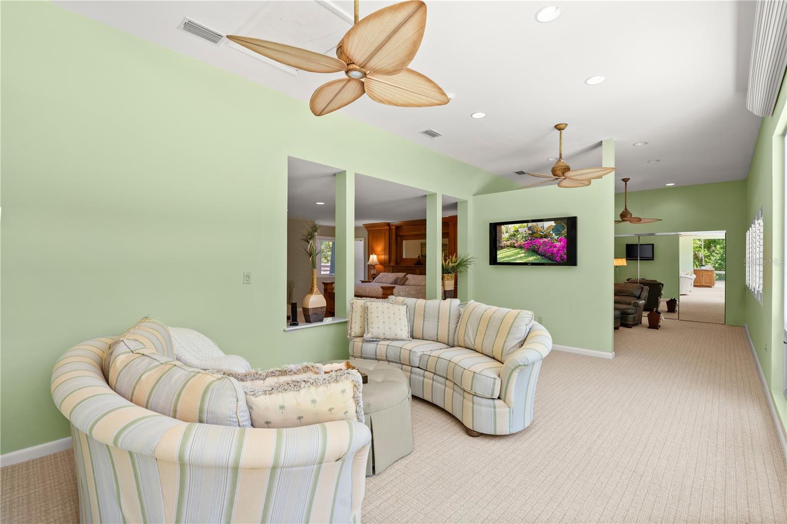 1010/1020 BIG TREE RD, DAYTONA BEACH, FL, 32119