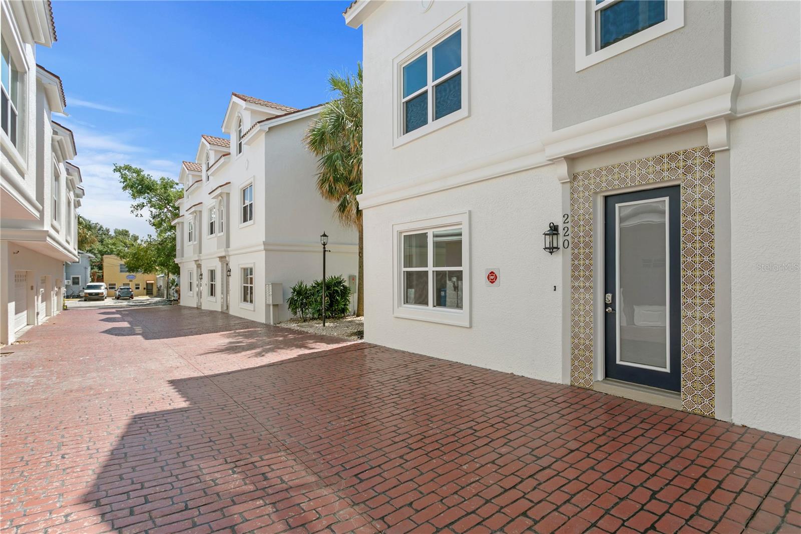 220 7TH AVE N #220, ST PETERSBURG, FL, 33701