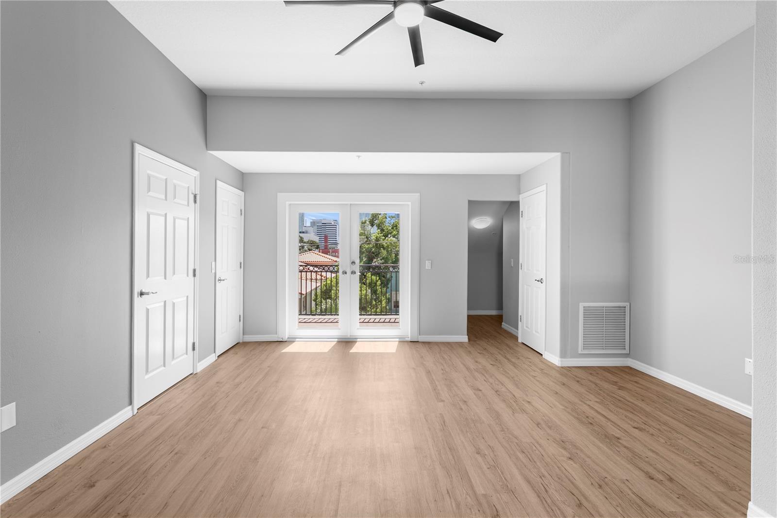 220 7TH AVE N #220, ST PETERSBURG, FL, 33701