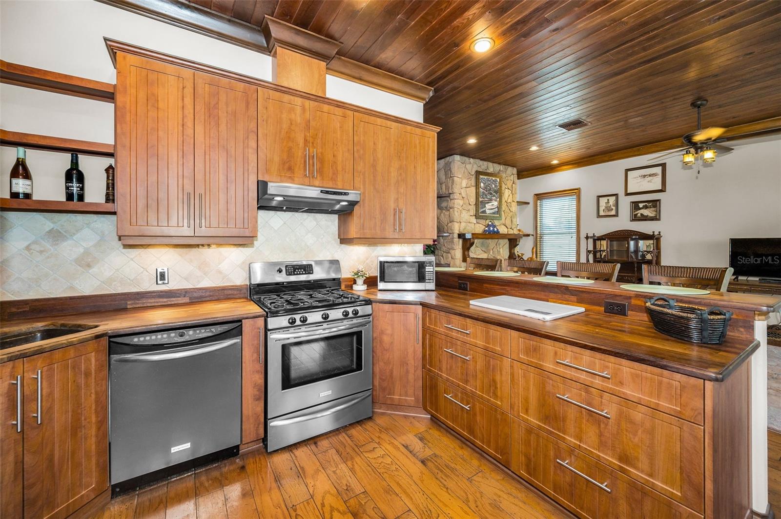 6141 LAFAYETTE ST, NEW PORT RICHEY, FL, 34652