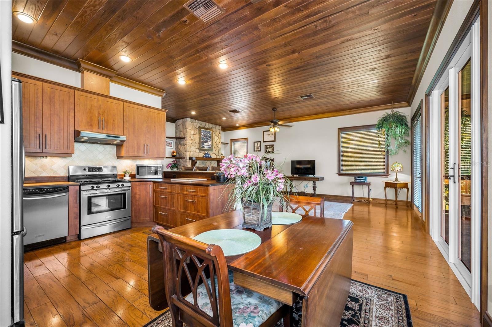 6141 LAFAYETTE ST, NEW PORT RICHEY, FL, 34652