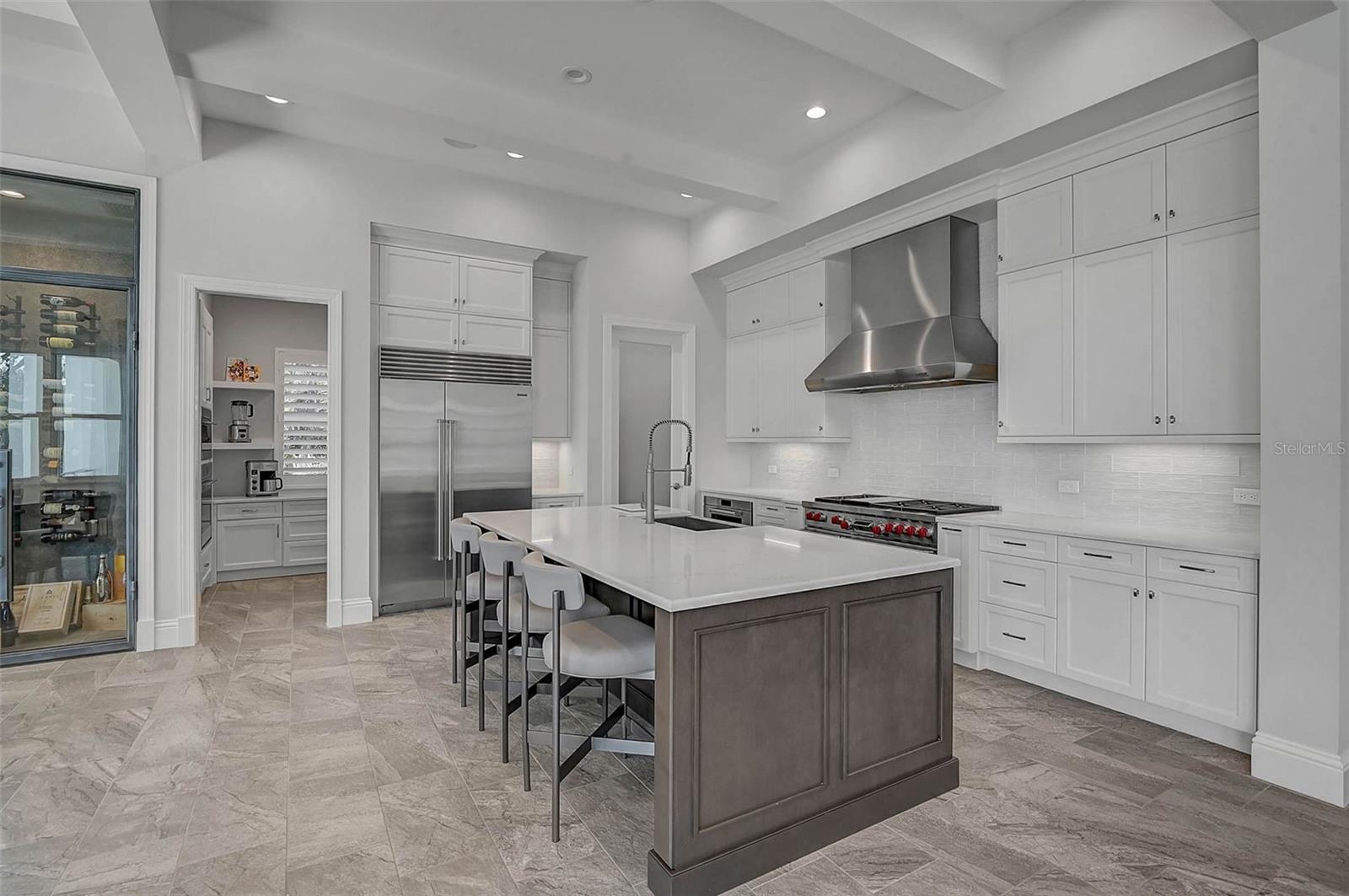 A4669993 Property Photo