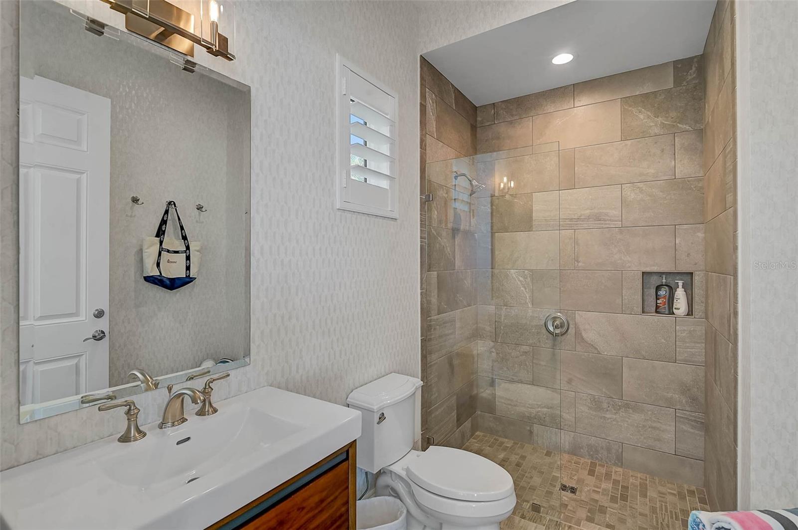 A4669993 Property Photo