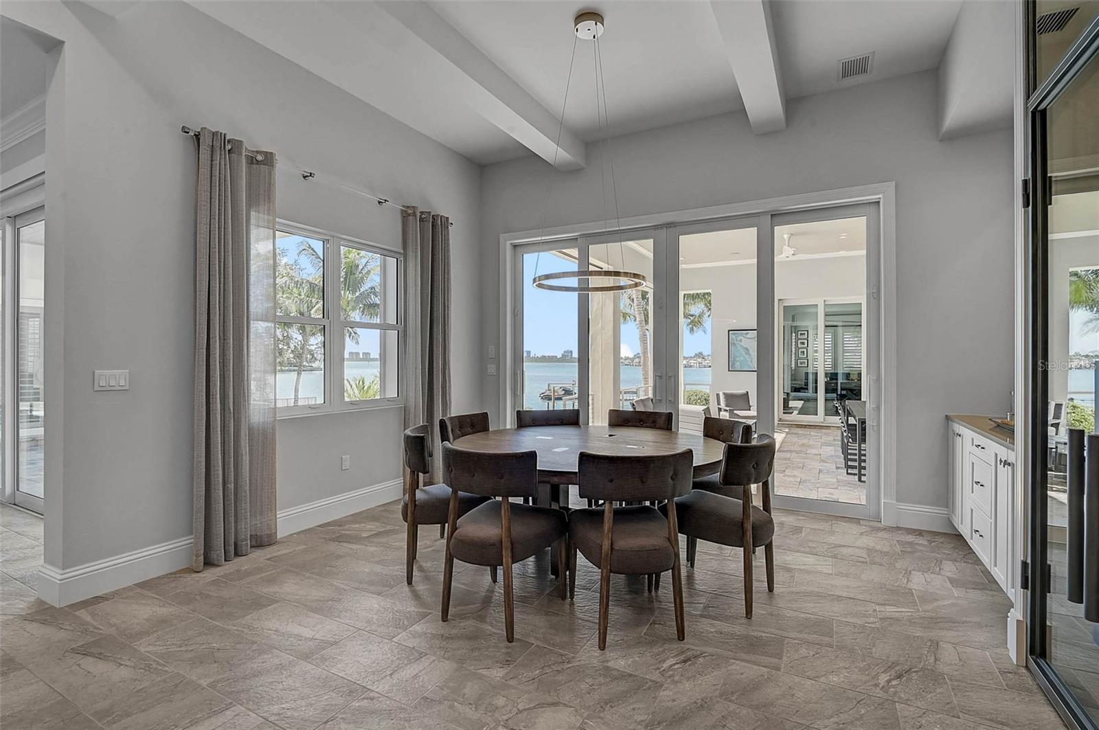 A4669993 Property Photo