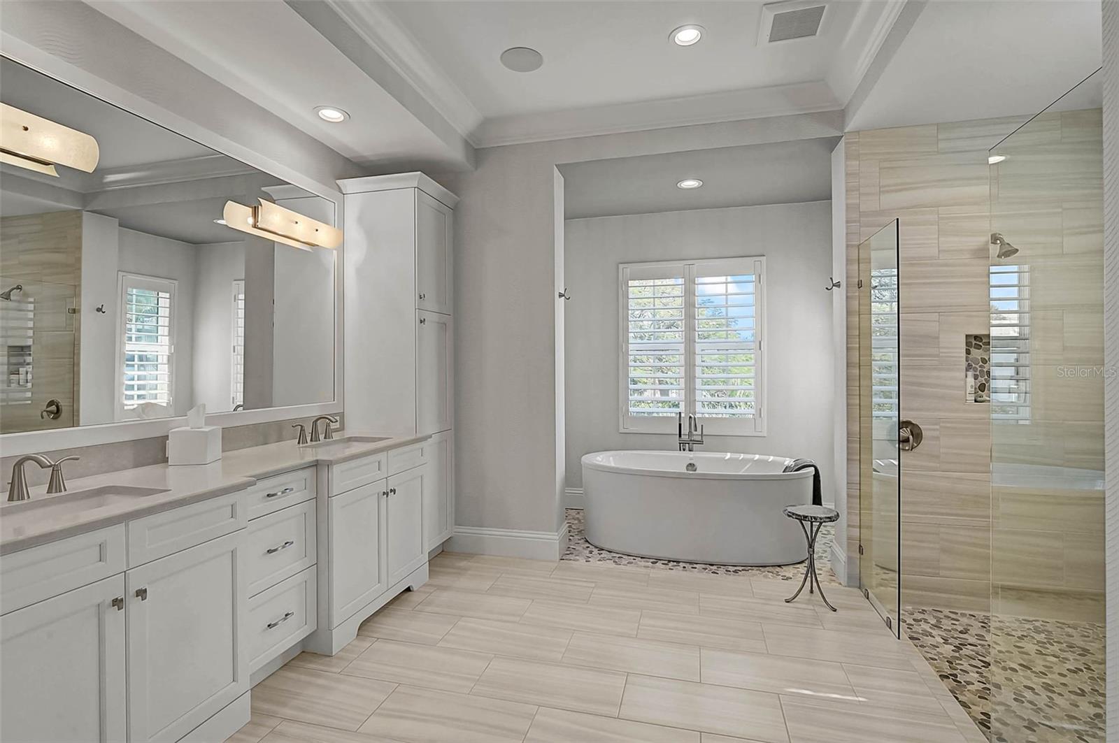 A4669993 Property Photo