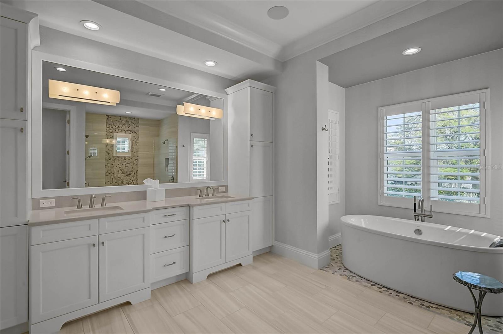 A4669993 Property Photo