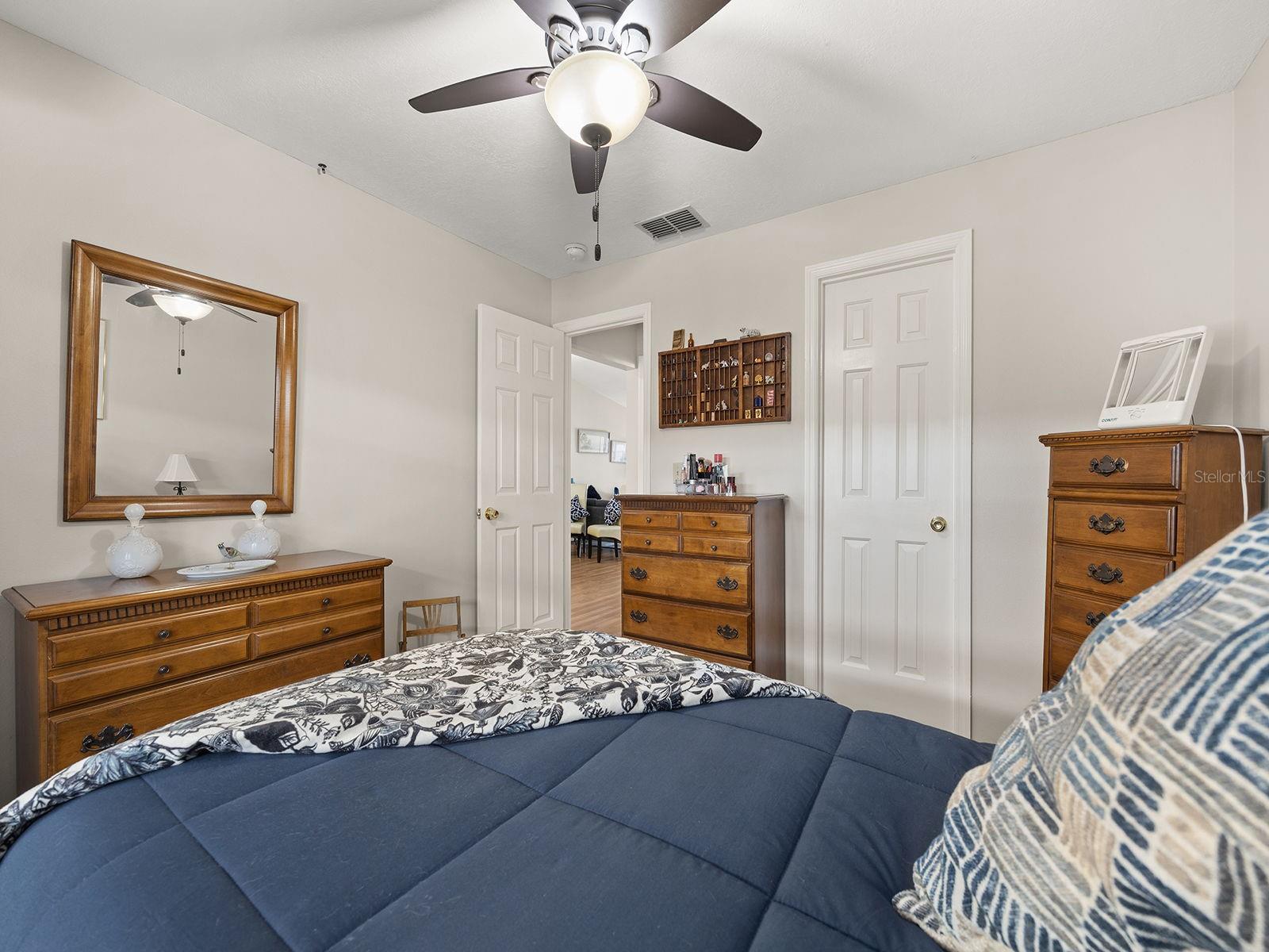 135 E CENTRAL AVE, HOWEY IN THE HILLS, FL, 34737