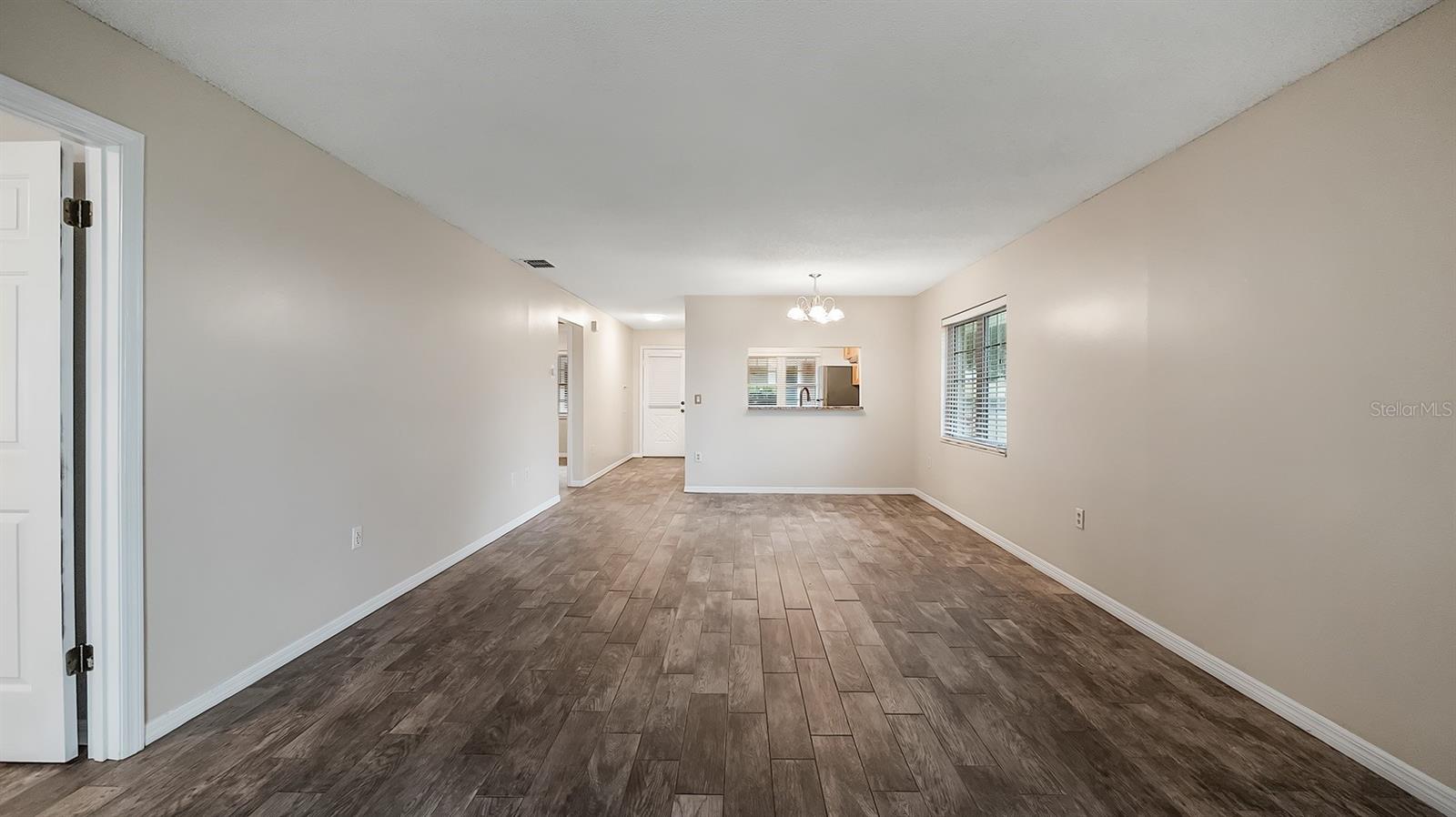 135 E CENTRAL AVE, HOWEY IN THE HILLS, FL, 34737